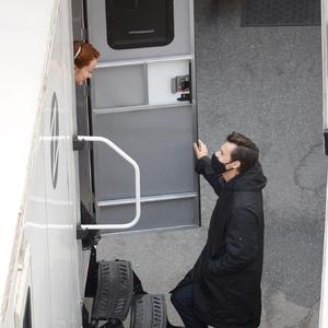 IMAMO LI VEĆ IZNENAĐENJE GODINE? Prelepa glumica uhvaćena s popularnim pevačem — ali i s bivšim suprugom!