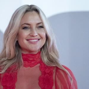 Javno je se odrekao, zahtevao da ne koristi njegovo prezime: Bolna ISPOVEST Kejt Hadson o ocu koji je NIJE ŽELEO