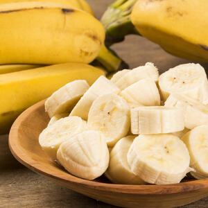 Da li se od banana goji ili mršavi? Neko ih izbegava na dijeti, a drugima je glavni slatkiš kada žele da istope salo
