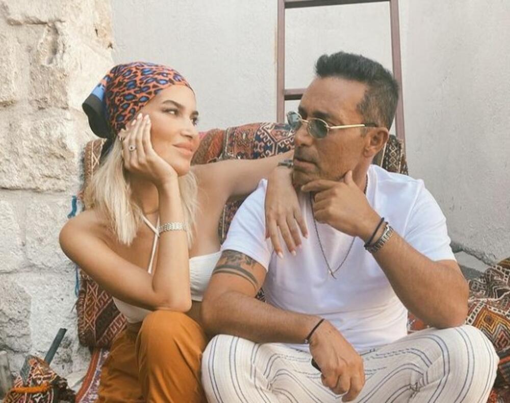 Melis Sutšurup i Mustafa Sandal su u braku duže od dve godine