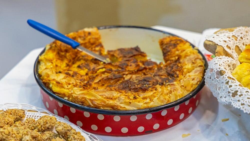 GIBANICA S MESOM ZA LJUBITELJE JAČEG UKUSA