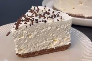 Najkremastija torta od 4 sastojka: Pravi se za samo 10 minuta, a iznenadiće vas od čega je kora (RECEPT)