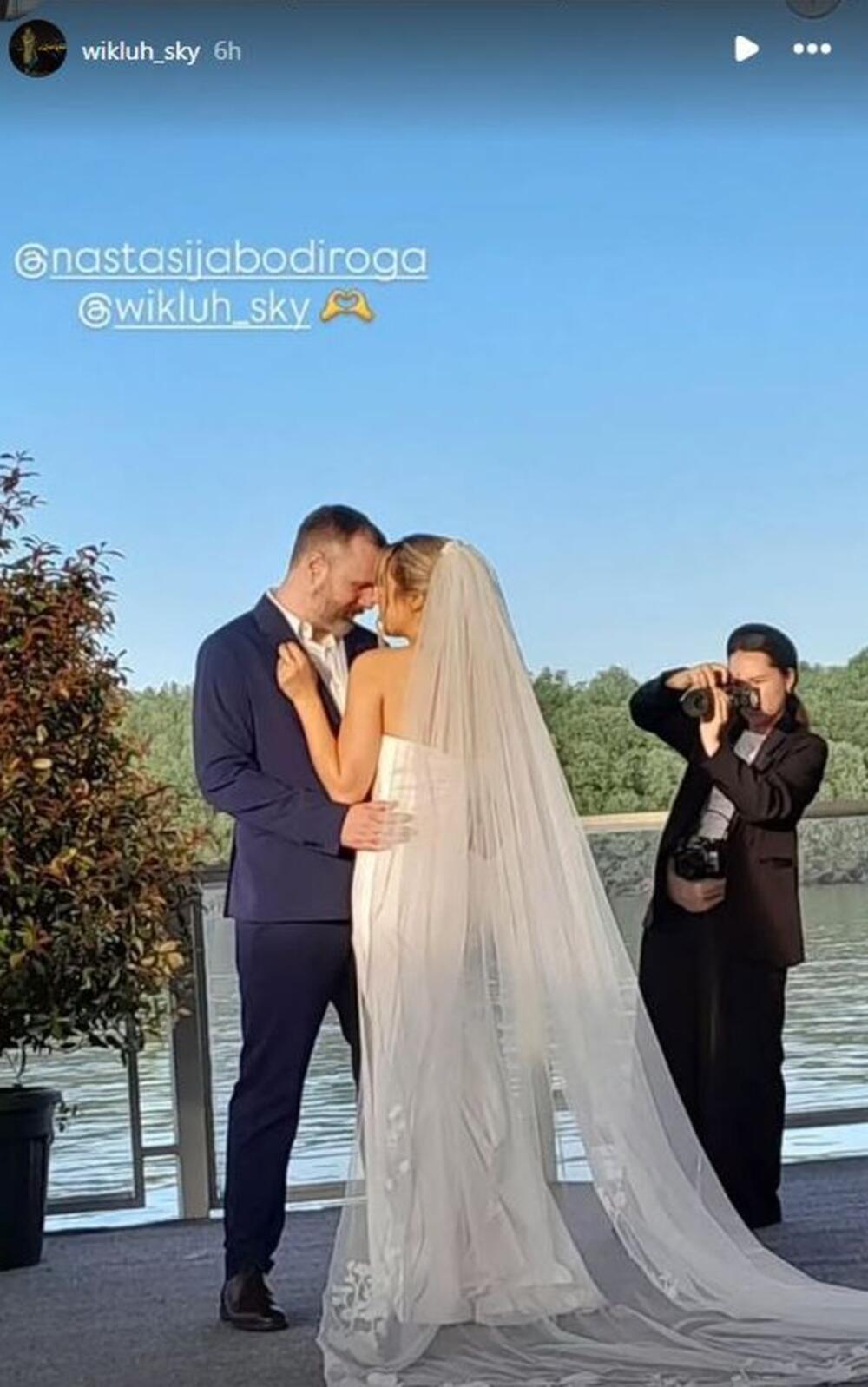 Skaj Vikler, Nastasija Bodiroga