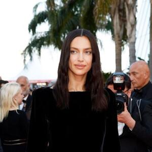 37 godina stara haljina za pun modni pogodak: Irina Šajk u izdanju koje je hipnotisalo Kan